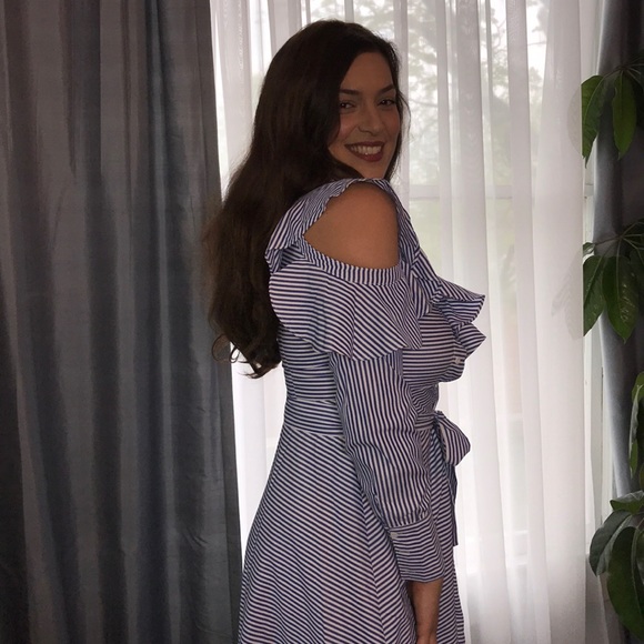 EUC Zoe & Sam Cold Shoulder Asymmetrical Dress L - Picture 2 of 7